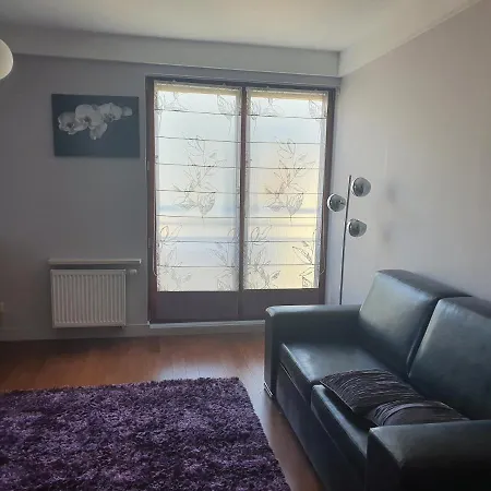 Apartment Domino